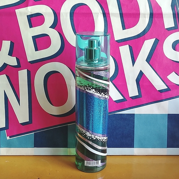 HTF🔥Bath & Body Works Jingle All The Way Fine Fragrance Mist - Picture 2 of 5